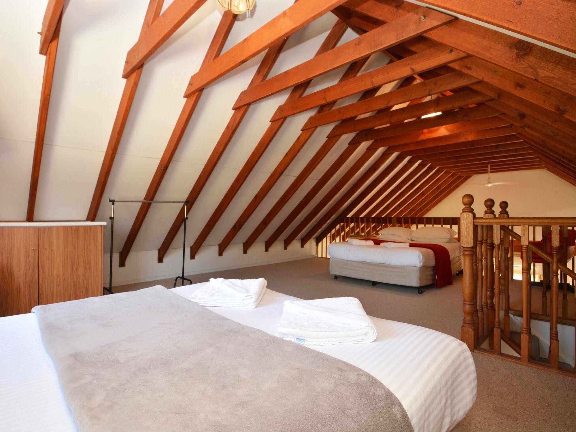 Madigan Wine Country Cottages Lovedale Eksteriør billede